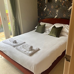 Airbnb Cleaner UK